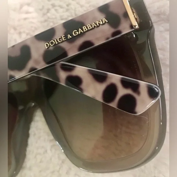 ?✓PRICE FIRM✓ AUTHENTIC Dolce & Gabbana Animal Print 
